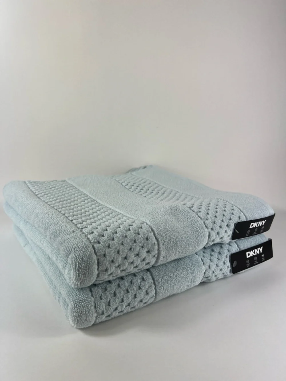 DKNY Bath Towel Set Pale Blue Plush 100% Cotton Quick Dry Zero Twist Set of 2